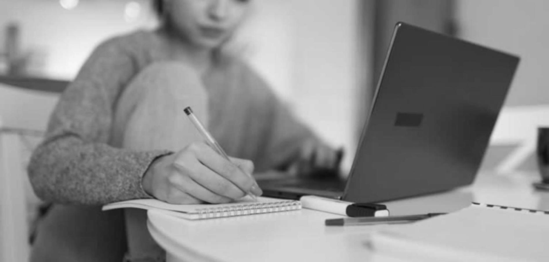 Vue d'une session de webinaire interactive sur la gestion des risques budgétaires